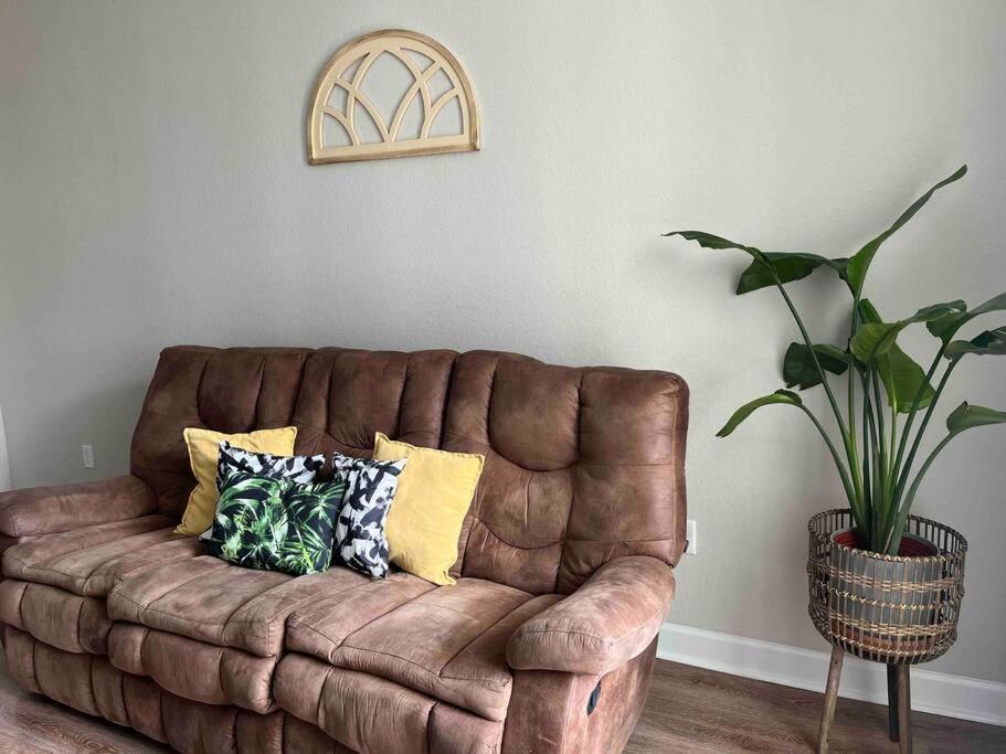 Blooming Journey In Tampa Bay! Apartamento Exterior foto