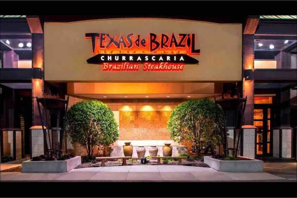 Blooming Journey In Tampa Bay! Apartamento Exterior foto