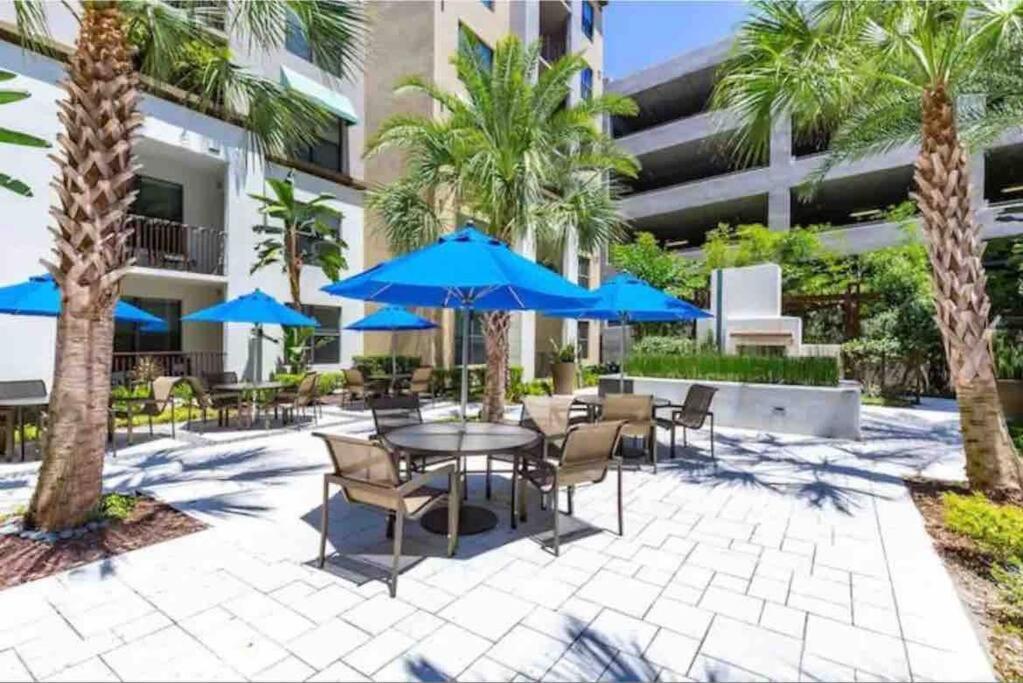 Blooming Journey In Tampa Bay! Apartamento Exterior foto